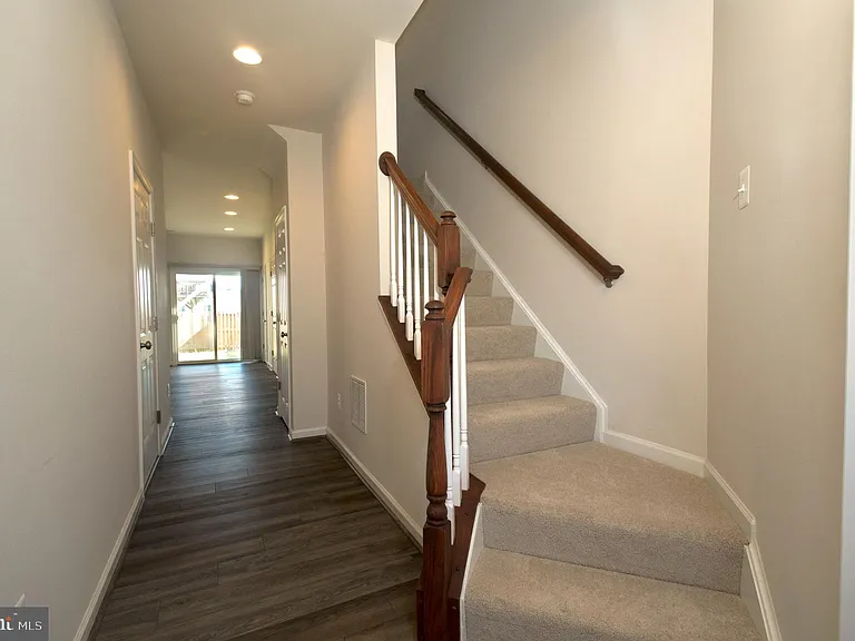 105 Gristmill Ct — Photo 4