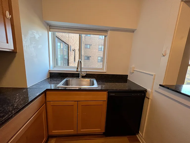 22 East 22nd Street — Photo 42
