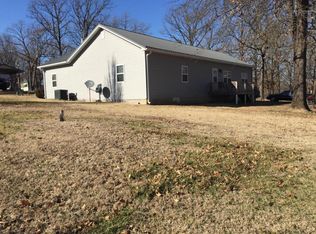 3253 Oak Grove Cir, Flemington, MO 65650
