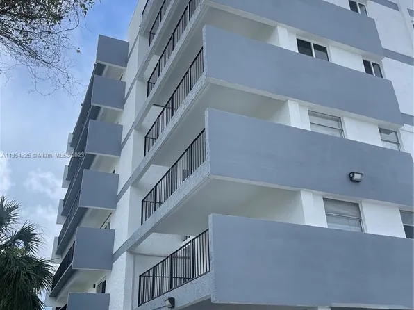 16508 NE 26th Ave APT 402, North Miami Beach, FL 33160