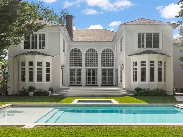 17 North Glen Drive, Mashpee, MA 02649