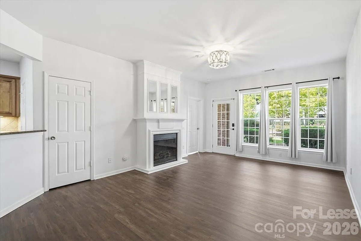 Belle Vista — Photo 2