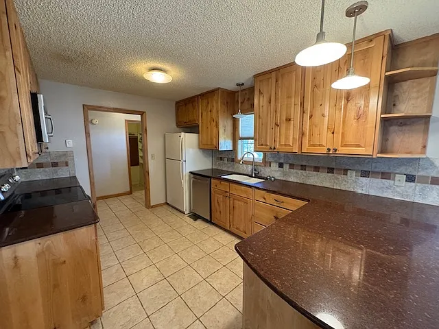 1112 W Saratoga Ave — Photo 12