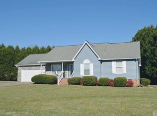 1941 19th Avenue Dr NE, Hickory, NC 28601