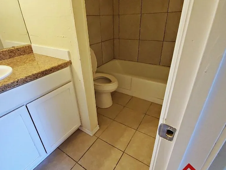 Greenswest Apartments — Photo 21