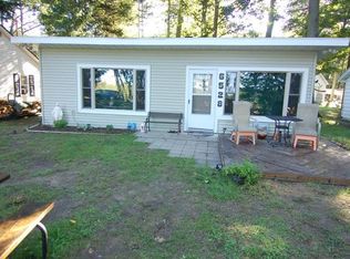 6528 N Shore Dr, Gladwin, MI 48624