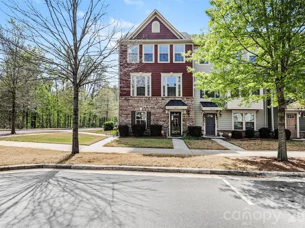 4011 Zilker Park Dr, Charlotte, NC 28217