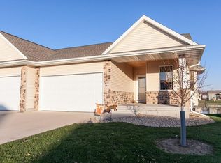 161 Ridge View Dr, Fairfax, IA 52228
