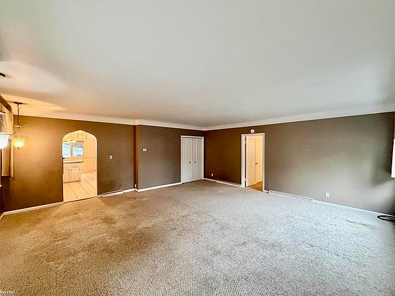5th image of 518 Oak St