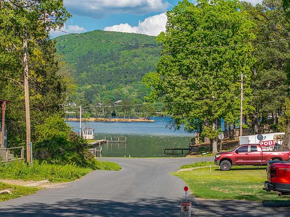 3rd image of 255 Bayside Rd