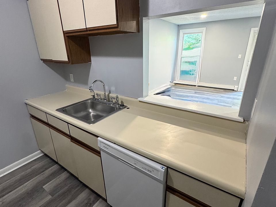 Kitchen (End Unit)