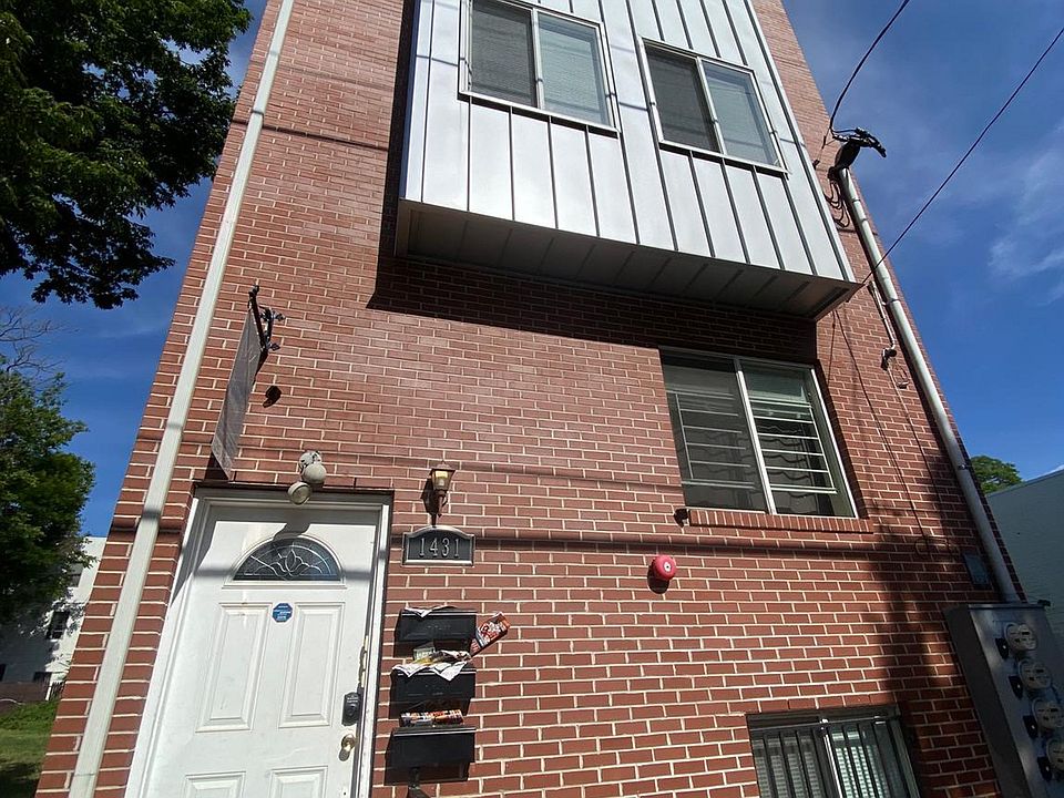 1st image of 1431 N 17th St #C