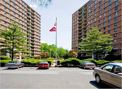 Troy Towers — Photo 3
