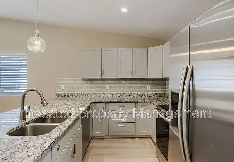 6822 Niagara St — Photo 7