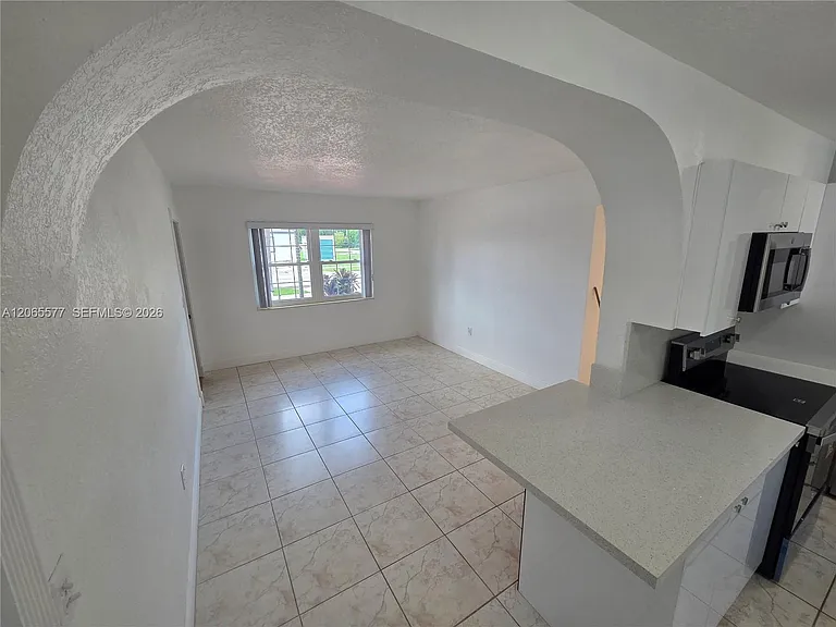 10500 SW 30th St — Photo 2
