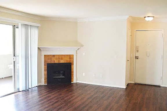 Valley Apartments — Photo 10