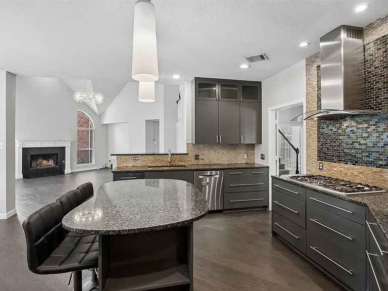 8408 Kenning Ct — Photo 16