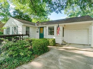 7136 Cherokee Dr, Prairie Village, KS 66208