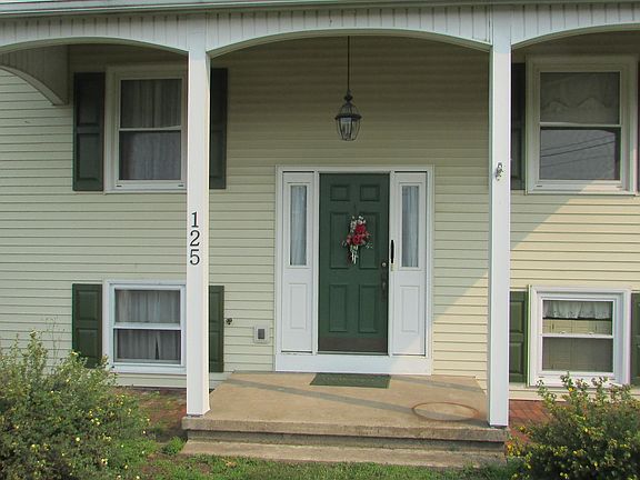 5th image of 125 Essex Ln