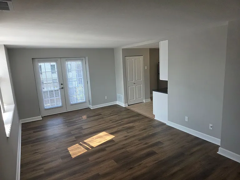 5630 Pershing Ave #40 — Photo 8