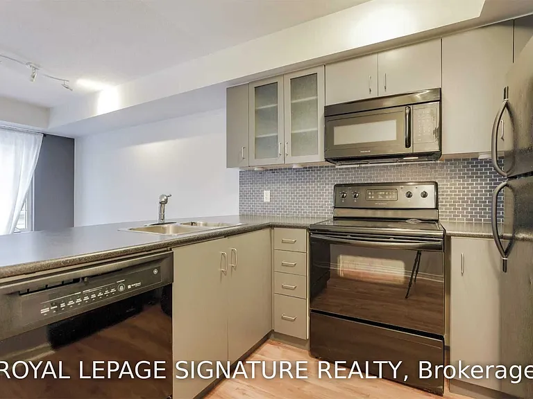 42 Western Battery Rd #704 — Photo 13