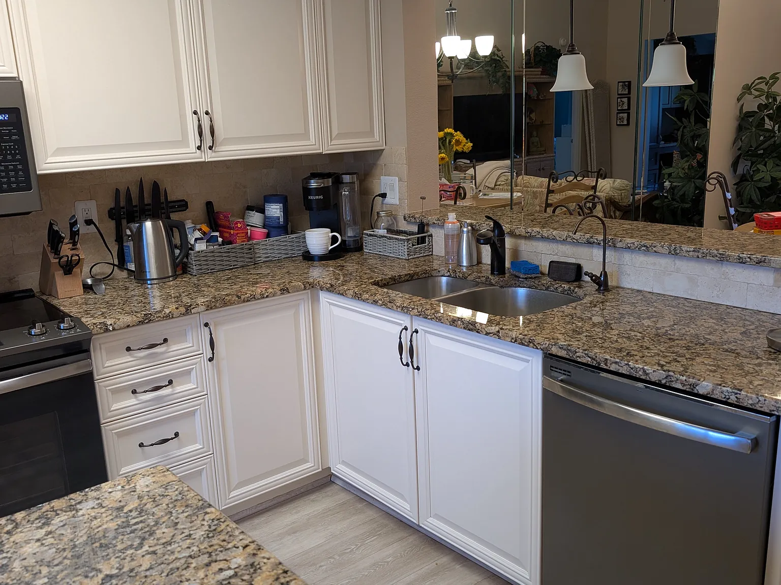 2 bed, 1250 sqft, $2,600 — Photo 3