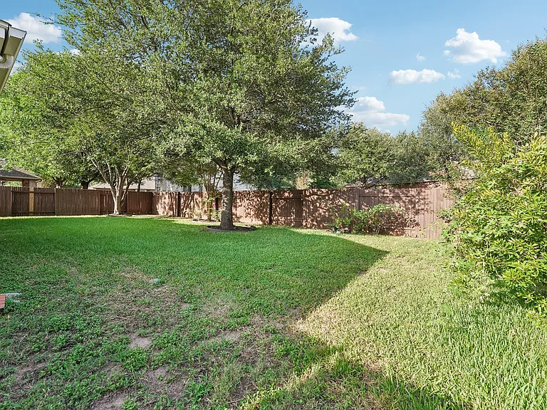 10028 Lisi Anne Dr — Photo 34