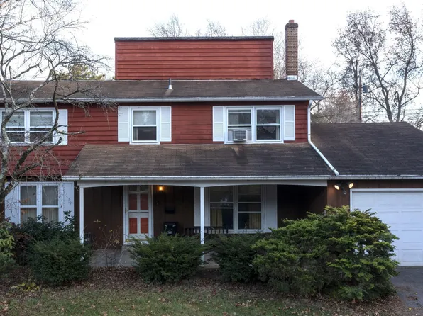 1106 Westerly Pkwy, State College, PA 16801