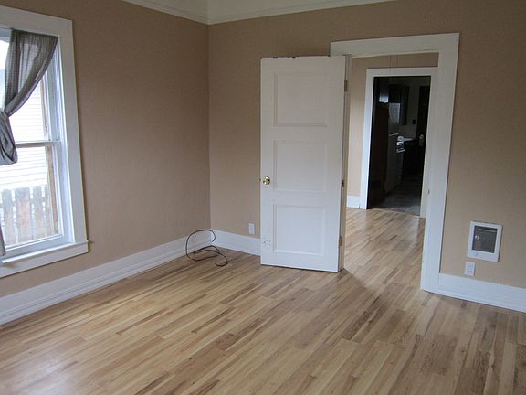 2nd image of 2136 & 2138 Wantland Ave #2138
