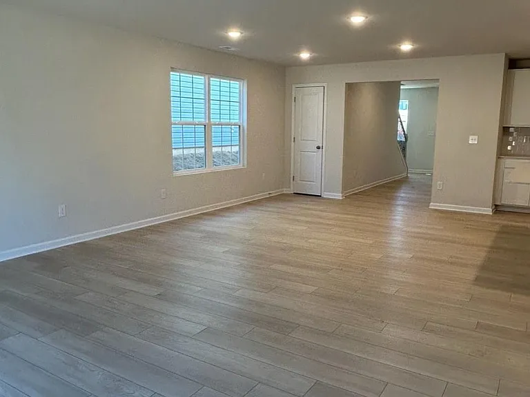 2533 Trollinger Dr — Photo 6