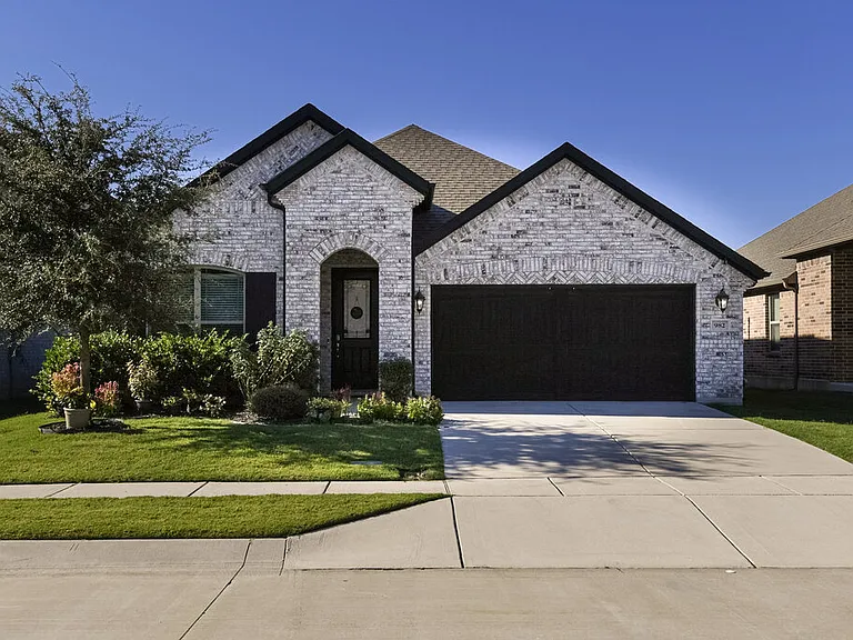 982 E Villas Ct — Photo 1