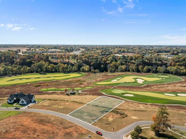 1177 Overlook Ln, Bowling Green, KY 42103