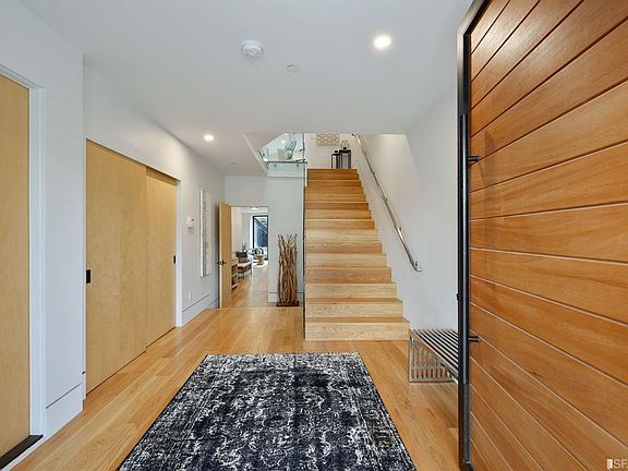 3rd image of 844 Duncan St