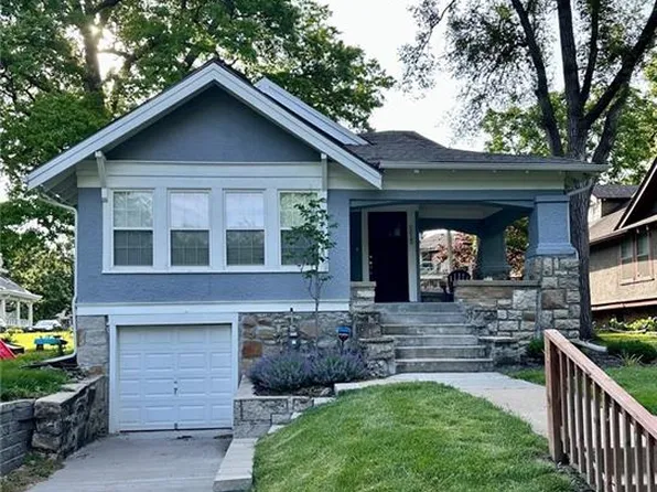 5615 Charlotte St, Kansas City, MO 64110