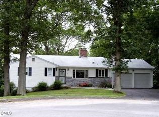 10 Mohawk Cir, Danbury, CT 06811