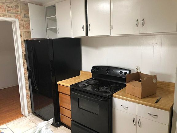 4th image of 826 N Los Alamos Dr
