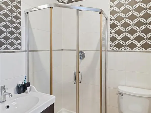 1527 East 29th Street image 13 of 20