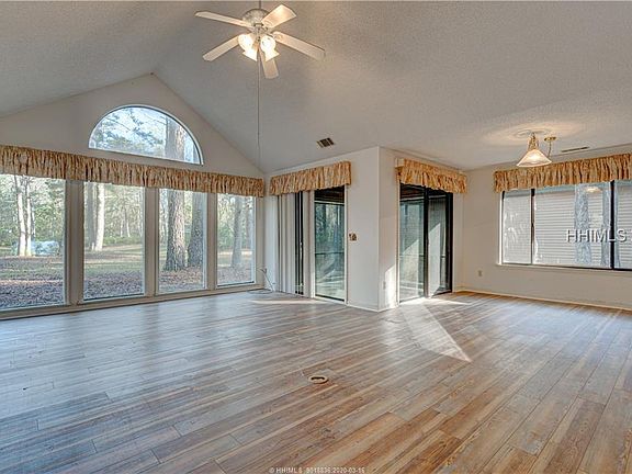 2nd image of 17 Highbush Dr