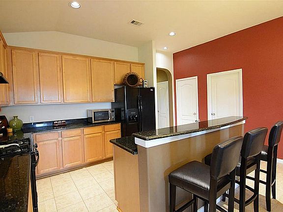 4th image of 15516 Huddleston Dr
