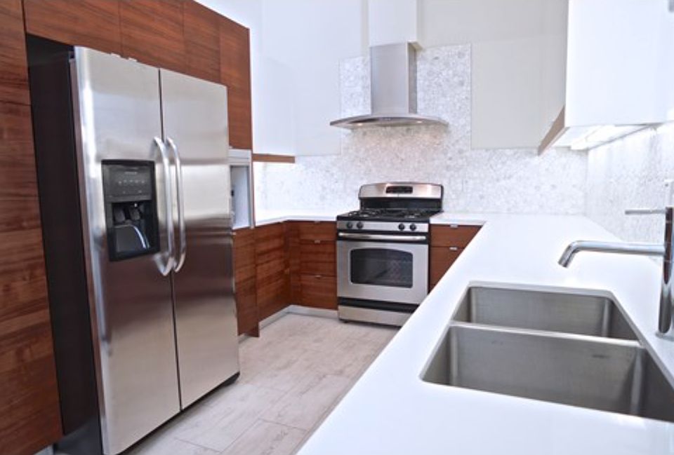 1st image of 220 E Broadway
