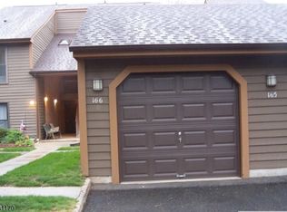 166 Hidden Hollow Ct #166, Edison Twp., NJ 08820