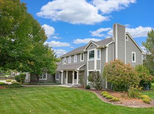 W291N3814 Round Hill Cir, Pewaukee, WI 53072