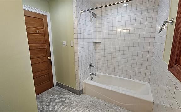 5th image of 517 Burmaster St