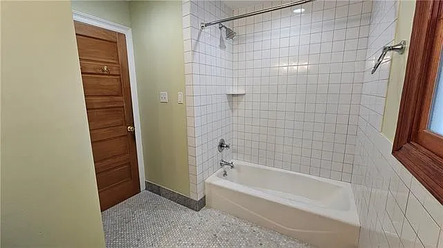 517 Burmaster St — Photo 5