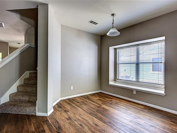 4th image of 502 Creekview Dr