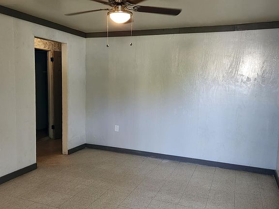 5th image of 4057 Villa Ave