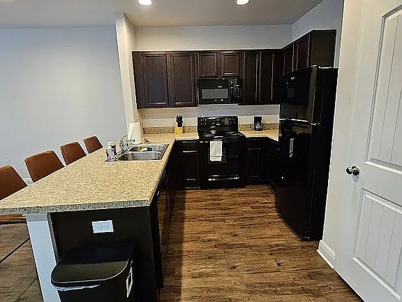 3rd image of 5908 Callaway Cir