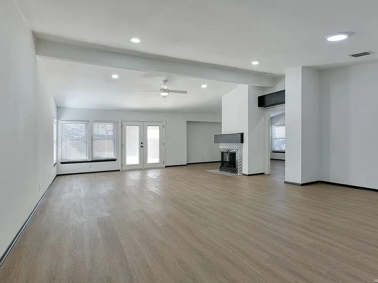 3218 Jenkins Dr — Photo 14