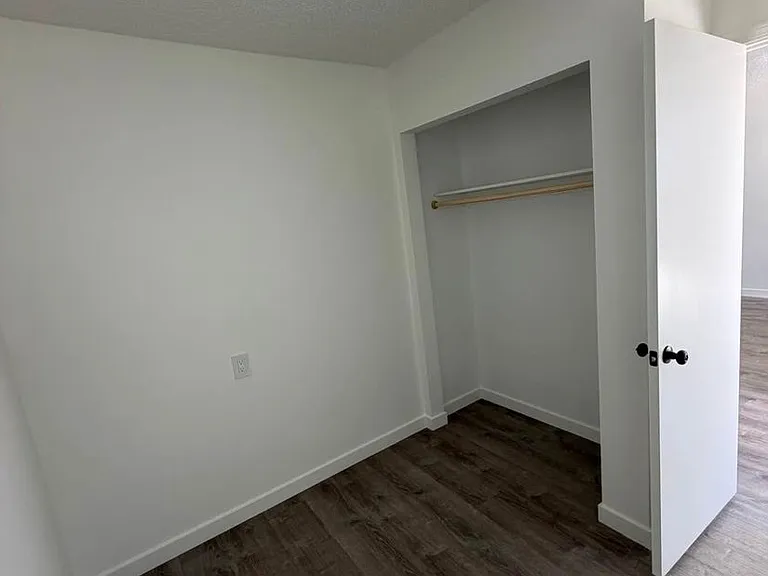 1340 Edgewood Way — Photo 7