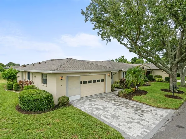 2703 Lancaster Dr, Sun City Center, FL 33573